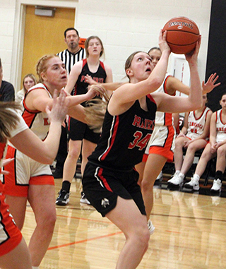 The result of the Hailey Hanson pass pictured below was a lay-up by Kylie Schumacher.