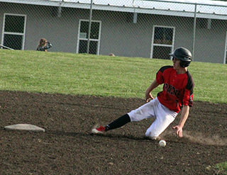 Phil Schwartz steals second against Kendrick.