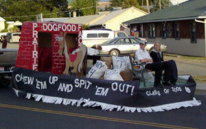 The sophomores float took second place.