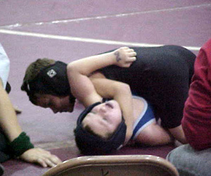 Terran Vanator is close to pinning his opponent.