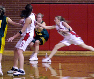 Tabitha Sonnen goes for a steal against Culdesac.