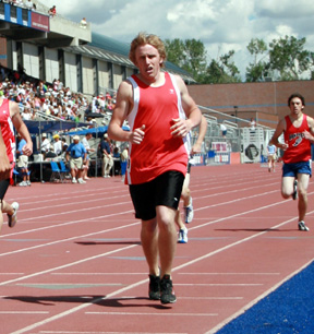 Tim Russell finishes the 800. He placed 12th.