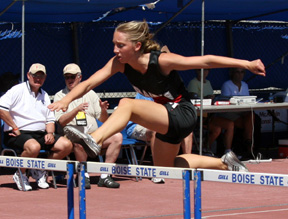 Tabitha Sonnen in the 100 hurdles. She took 4th in the 100 and 2nd in the 300 hurdles.