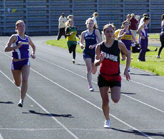 Nicole Nida easily won her 200 heat and wound up fifth in the finals.