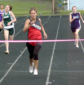 Nicole Nida easily wins the 400 meter dash.