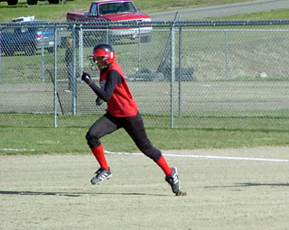 Tiffany Schaeffer steals second after leading off with a walk against Kendrick.