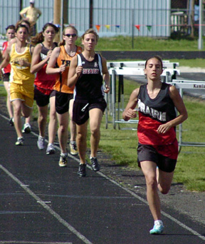 Sienna Benton led after the first lap in the 1600 with Sam Frei in 4th. Benton wound up 2nd and Frei 6th with both advancing to state in the event.