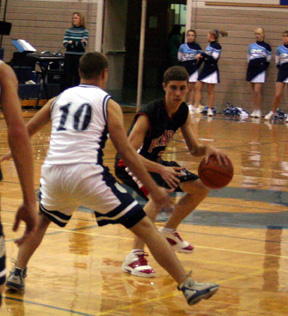 Eric Daly handles the ball at Grangeville.