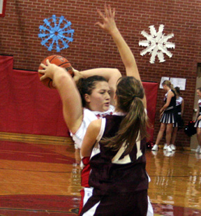 Hilaree VanderPas looks to make a pass.