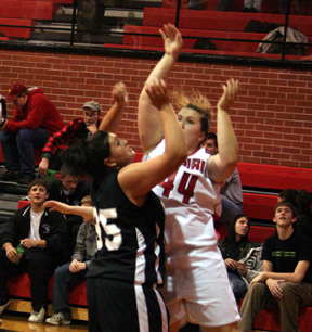 Hilaree VanderPas shoots against Horseshoe Bend.