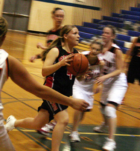 Jennifer Enneking drives the lane against Asotin.