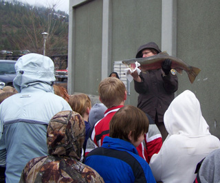 Prairie 4th graders at the fish hatchery at Ahsahka.