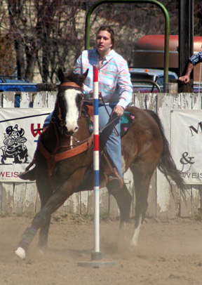 Hilaree VanderPas in a pole race.