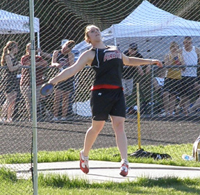 Kaylee Uhlenkott finished third to qualify for state in the discus.