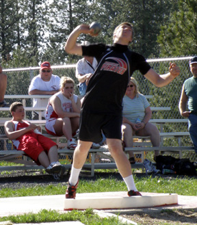 Kenneth Enneking set a personal best in the shot put to qualify for state.