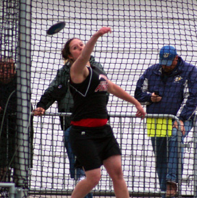 Kaylee Uhlenkott battled cold, windy conditions to place fourth in the discus.
