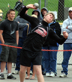 Kenneth Enneking made the finals but wound up 9th in the shot put.