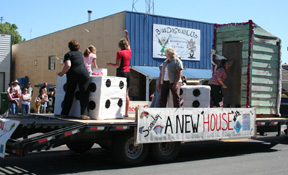 The Wells Fargo Bank float was 1st among commercial entries.
