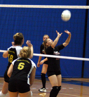 Jennifer Enneking makes a set at District.