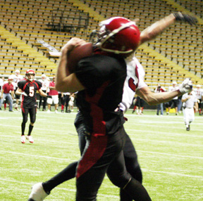 David Sigler makes a great catch for a 2-point conversion just after he had made a more spectacular catch for a touchdown.