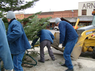 The City of Cottonwood donated personnel, gravel, and equipment.