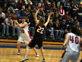 Megan Sigler passes to Kaylee Uhlenkott in the Kendrick game.
