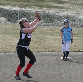 Rachel Kaschmitter gets ready to catch a pop-up at shortstop.
