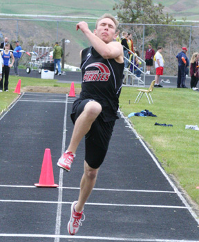 Devin Schmidt won the triple jump with a mark of 40'.