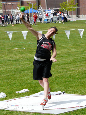 Kaylee Uhlenkott on her 40'1 state championship throw.