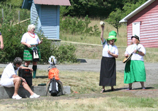 The Molly Maguires performing.