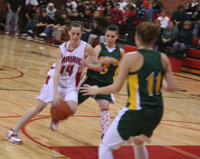 MaKayla Schaeffer drives into the lane.