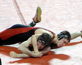 Kade Perrin is on his way to winning his opening round match against Scott Jaeger of Tri-Valley. Photo by Cindy Schumacher.