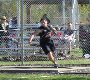 Kyler Shumway won the discus competition at Kamiah last Friday.