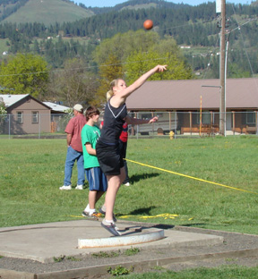 Mary Shears competes in the shotput.