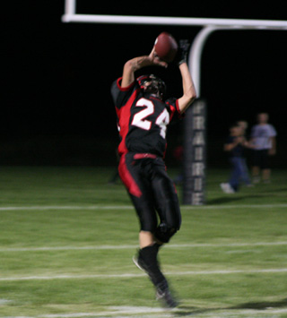 Justin Schmidt made several great catches in the game. This one set up a first and goal at the 3 yard line.