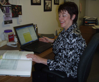 Kevin Conger, DTR, SMH Dietary Manager, researches information for the Healthy Horizons weight management and lifestyle choices classes.  The orientation session will be held Tuesday, October 12.