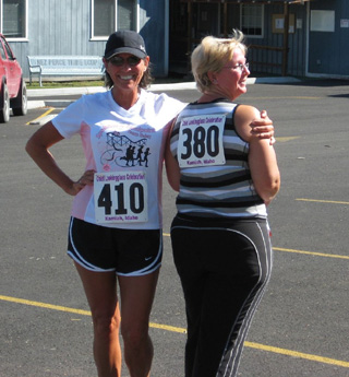 Bobbie Shobe and Deborah Conrad at the Chief Looking Glass Run in Kamiah, 2010.