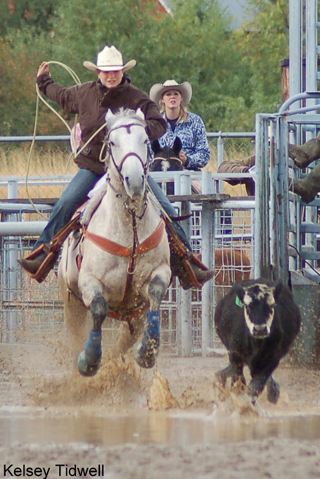 Kelsie Tidwell right out of the box in break a way