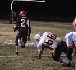 The last defender with a shot at tackling Justin Schmidt on his 48 yard touchdown run falls by the wayside.