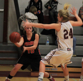 Megan Sigler gets a pass by a Kamiah defender.