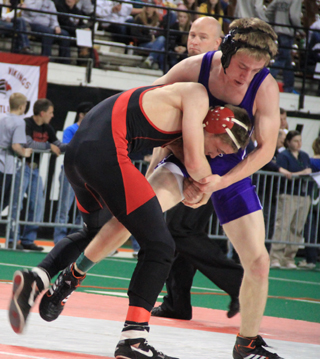 Kade Perrin was the aggressor in his 3rd place match against Justin Williams of North Gem but couldn't quite get the takedown.