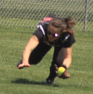 Monica Lustig lays out to make a catch in the final inning against Horseshoe Bend.