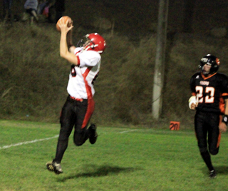 Seth Chaffee makes a catch and gained 17 yards on this play at Kendrick Monday.