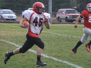 Garrett Schmidt gained big yardage on this first quarter run.