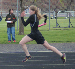 Chaye Uptmor in a relay event.