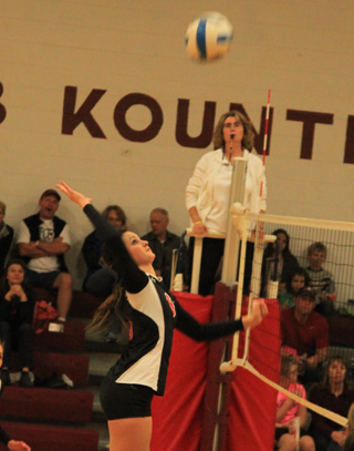 Kyndahl Ulmer goes for the kill in the Kamiah match.