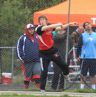 Westin Crenshaw in the discus at Regionals.