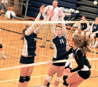 Krystin Uhlenkott scores a kill at Grangeville.