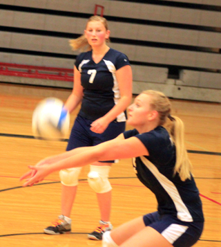 Ally Sonnen makes a pass in Summits match against Deary at Craigmont last week. #7 is Lucy Osborne.