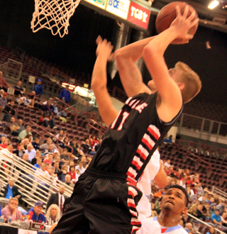 Jake Bruner scores on a lay-up against Lapwai in the championship game.